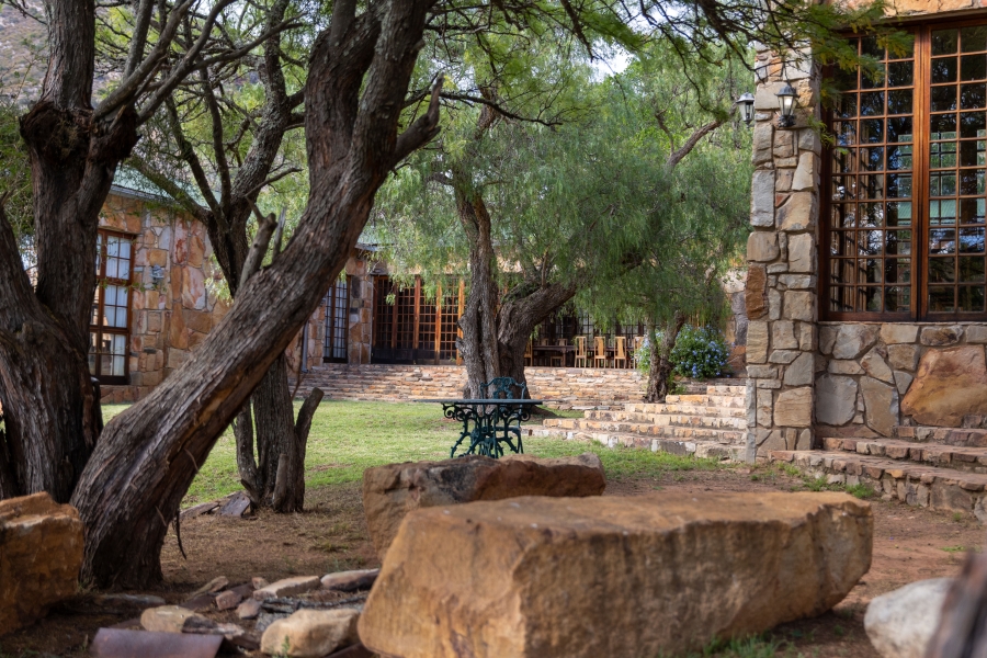 5 Bedroom Property for Sale in Uitenhage Rural Eastern Cape